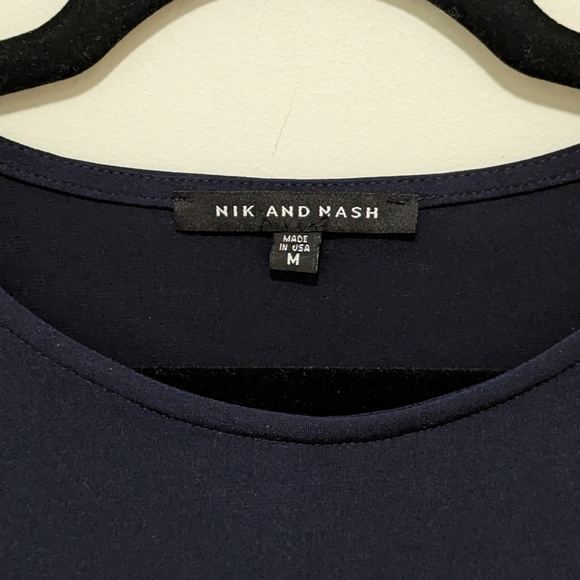 Split Flutter sleeve dress - Picture 4 of 5